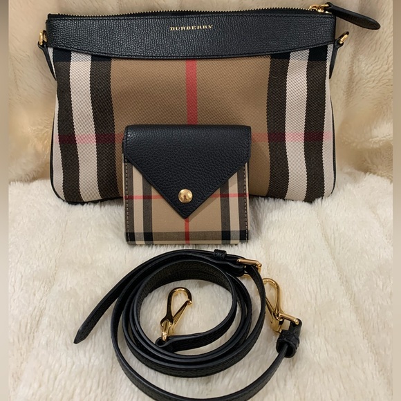 Burberry Handbags - 🌷💯Authentic Burberry Vintage Check Crossbody & Wallet🌷